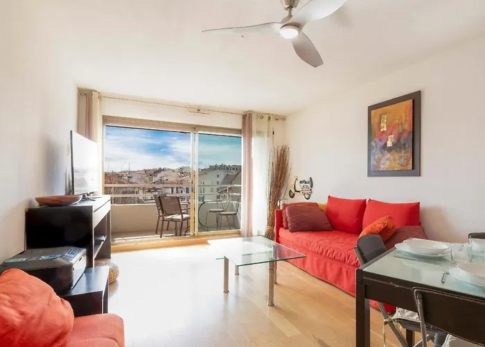 Quartier Vauban 2 Bedroom * 昂蒂布